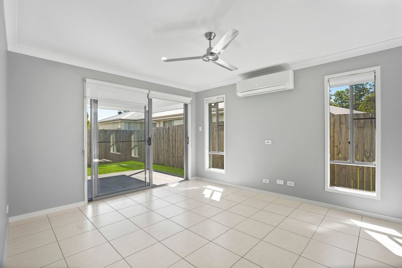 Photo - 4 Rosewood Circuit, Yarrabilba QLD 4207 - Image 9