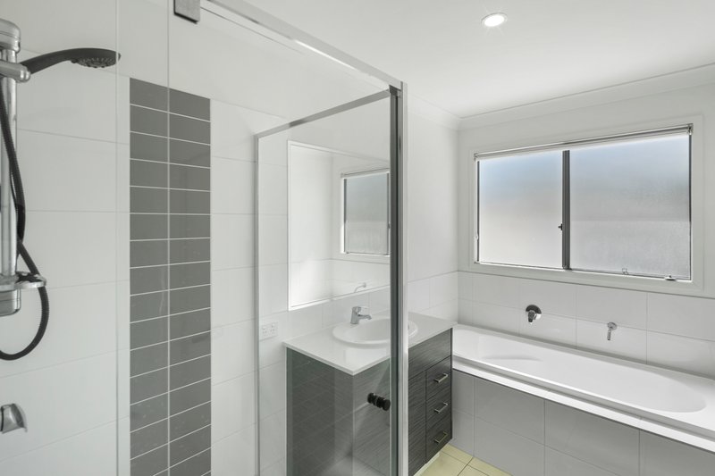 Photo - 4 Rosewood Circuit, Yarrabilba QLD 4207 - Image 12