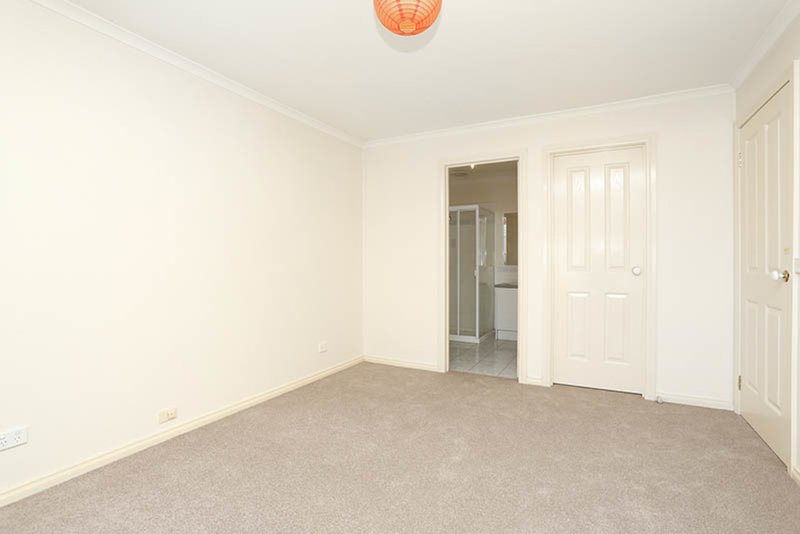 Photo - 4 Rosewood Drive, Craigieburn VIC 3064 - Image 7