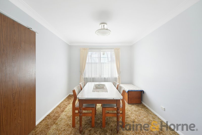 Photo - 4 Ross Street, Chipping Norton NSW 2170 - Image 5