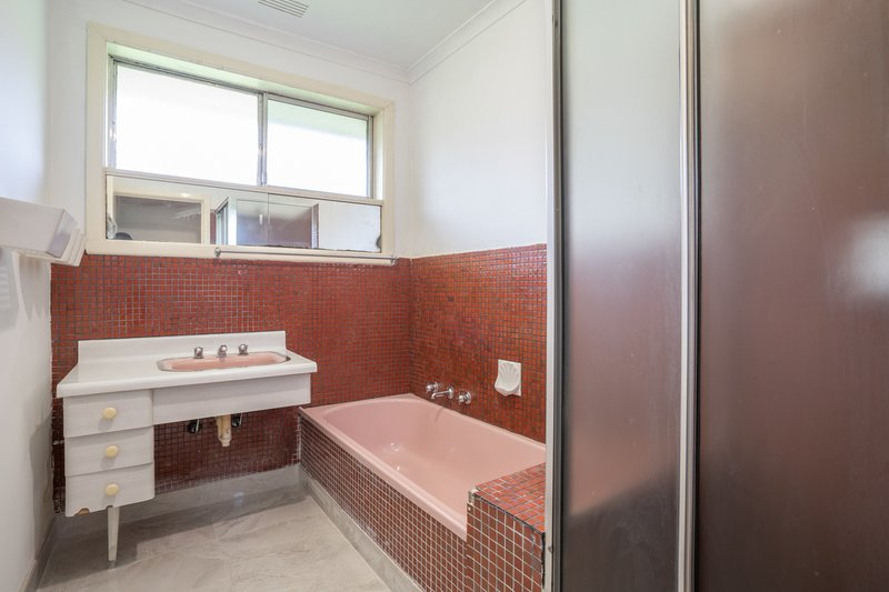 Photo - 4 Rowell Street, Rosanna VIC 3084 - Image 5