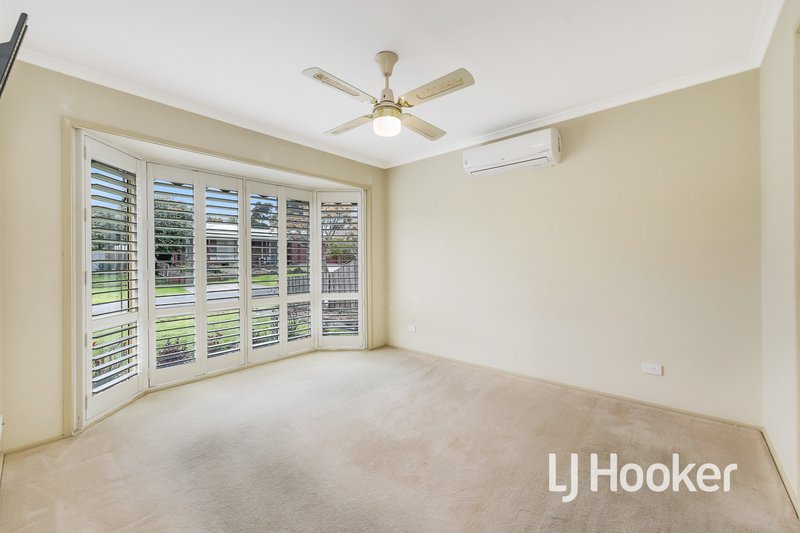 Photo - 4 Rowen Court, Cranbourne North VIC 3977 - Image 10