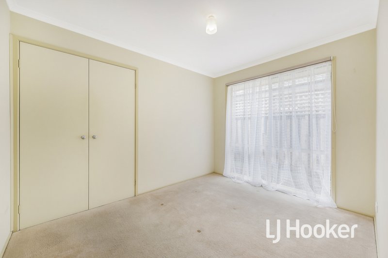 Photo - 4 Rowen Court, Cranbourne North VIC 3977 - Image 13