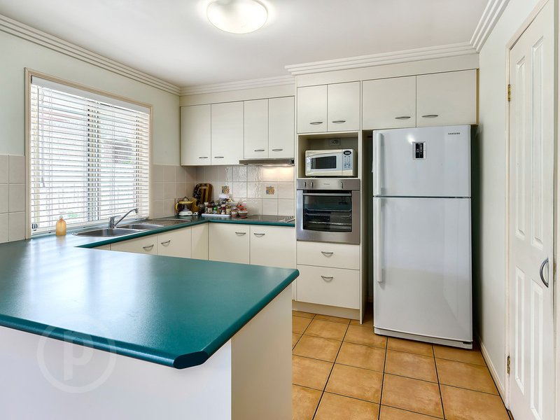 Photo - 4 Rudkin Street, Wakerley QLD 4154 - Image 5