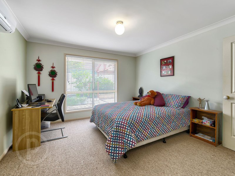 Photo - 4 Rudkin Street, Wakerley QLD 4154 - Image 8