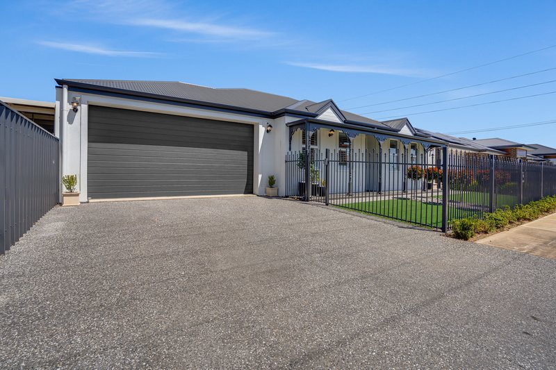 Photo - 4 Rudolph Avenue, Findon SA 5023 - Image 2