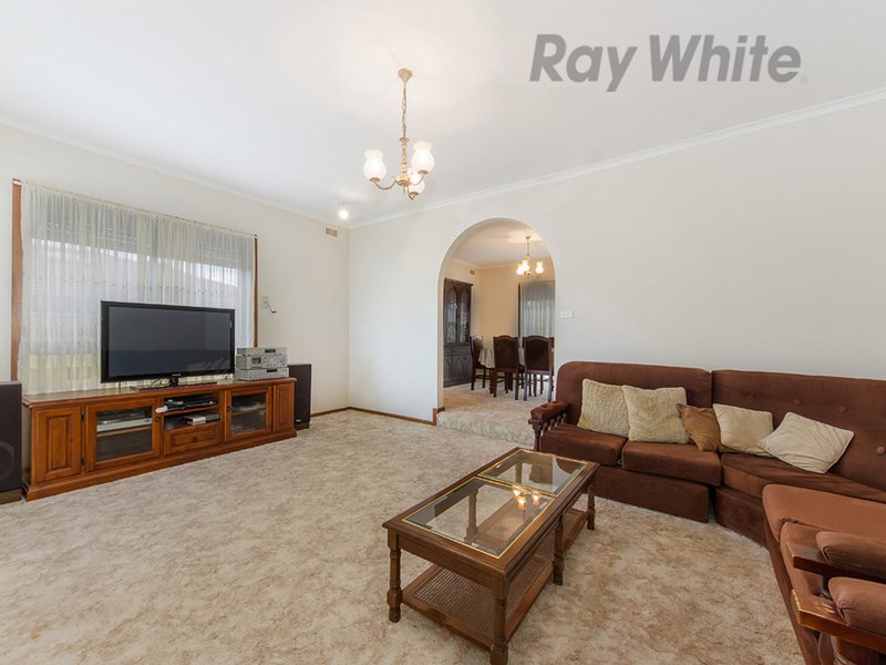 Photo - 4 Rushdale Court, Kings Park VIC 3021 - Image 2