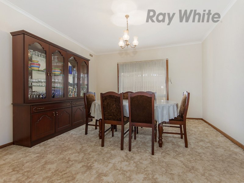 Photo - 4 Rushdale Court, Kings Park VIC 3021 - Image 3