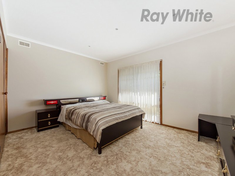 Photo - 4 Rushdale Court, Kings Park VIC 3021 - Image 7