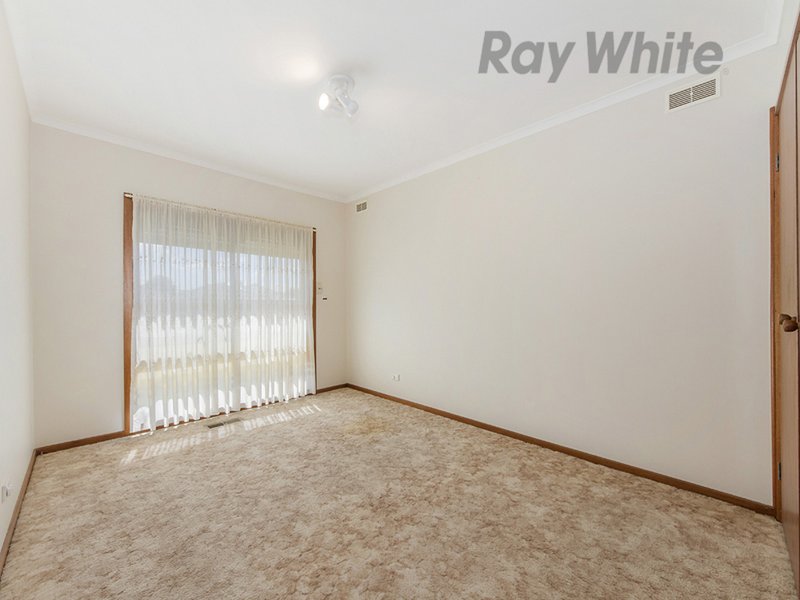 Photo - 4 Rushdale Court, Kings Park VIC 3021 - Image 8