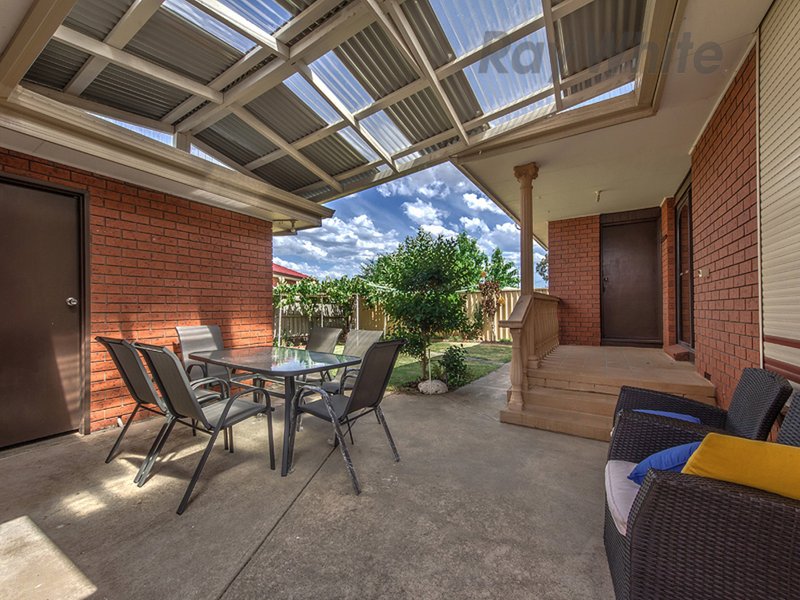 Photo - 4 Rushdale Court, Kings Park VIC 3021 - Image 9