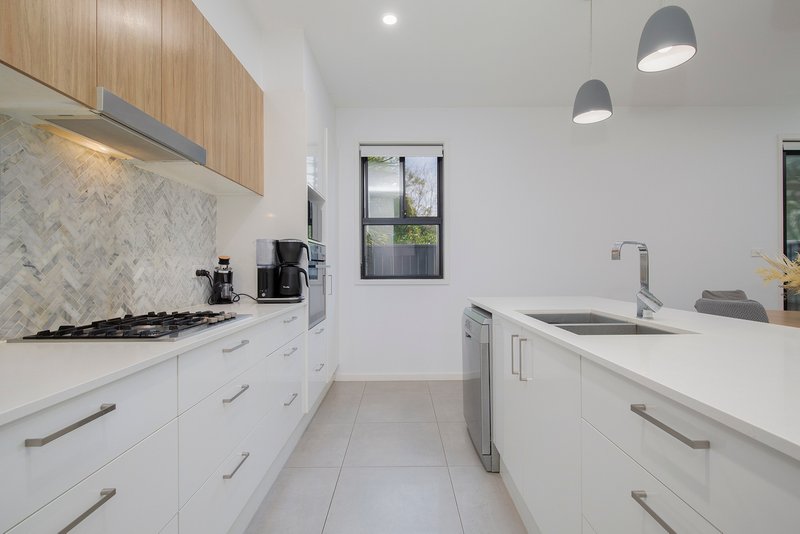 Photo - 4 Ryhope Street, Mount Hutton NSW 2290 - Image 3