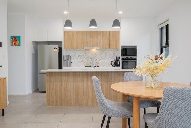 Photo - 4 Ryhope Street, Mount Hutton NSW 2290 - Image 4