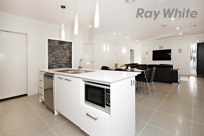 Photo - 4 Saffron Place, Point Cook VIC 3030 - Image 6