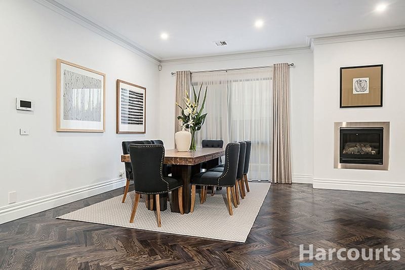 Photo - 4 Sagan Court, Glen Waverley VIC 3150 - Image 6