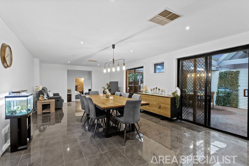 Photo - 4 Sage Court, Langwarrin VIC 3910 - Image 8