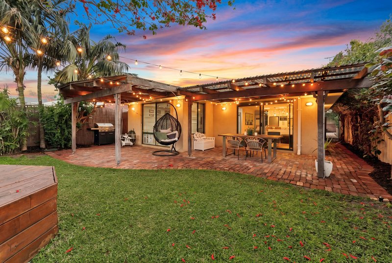 Photo - 4 Salem Place, Rivervale WA 6103 - Image 1