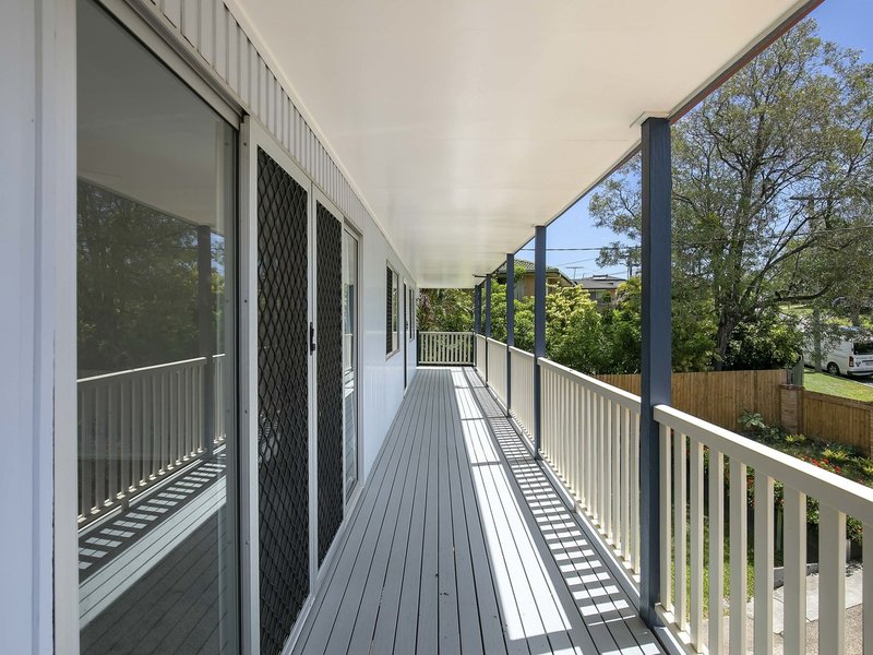 Photo - 4 Saligna Court, Everton Hills QLD 4053 - Image 7