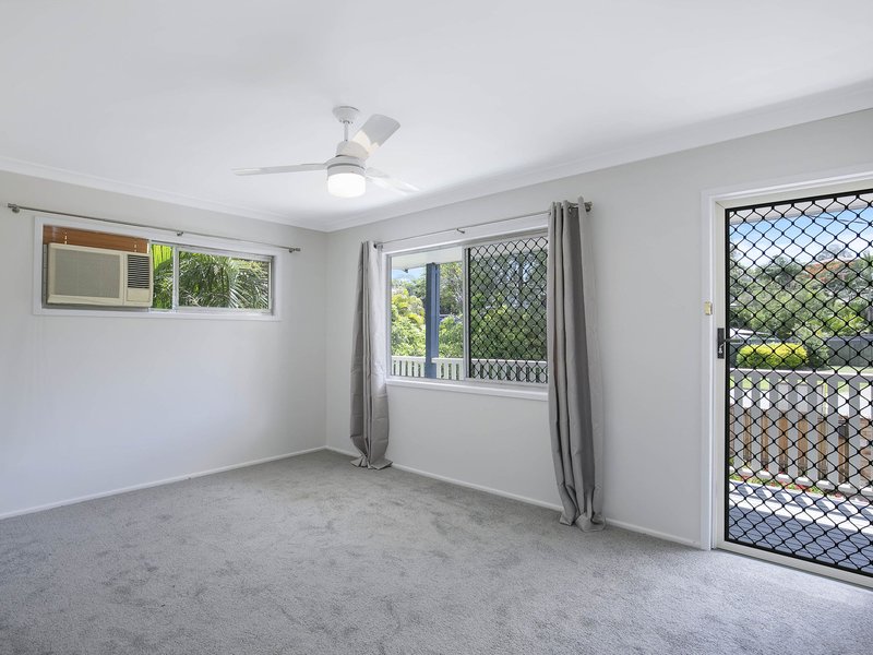 Photo - 4 Saligna Court, Everton Hills QLD 4053 - Image 9