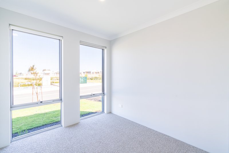 Photo - 4 Salisbury Loop, Baldivis WA 6171 - Image 8