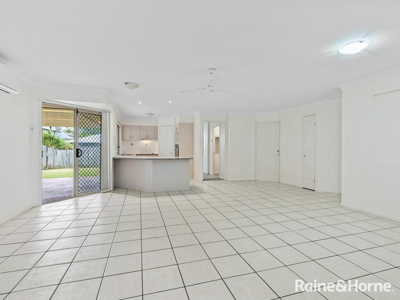 Photo - 4 Saltwater Place, Redland Bay QLD 4165 - Image 5