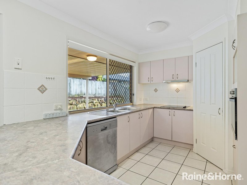 Photo - 4 Saltwater Place, Redland Bay QLD 4165 - Image 6
