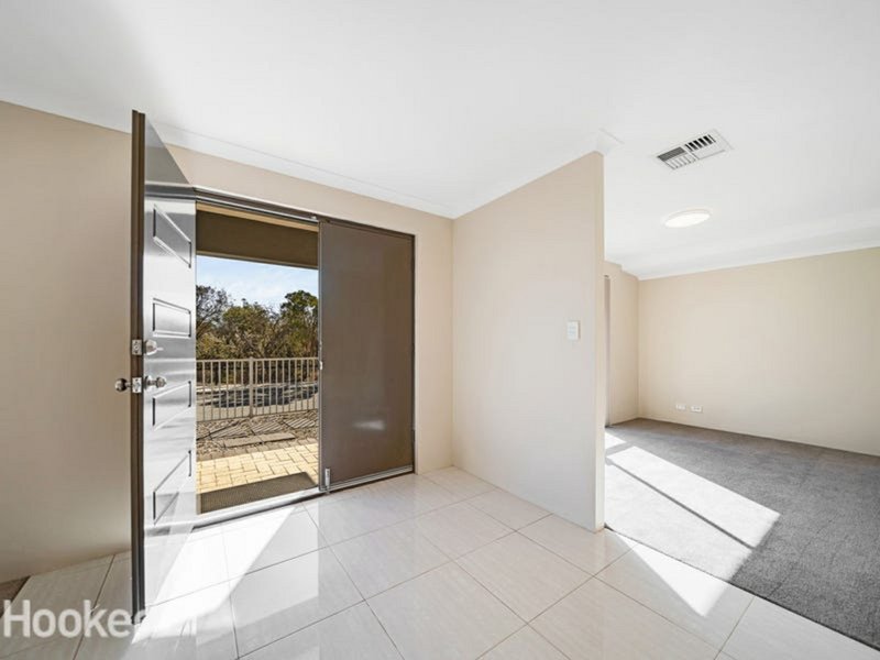 Photo - 4 Salwood Loop, Banksia Grove WA 6031 - Image 9