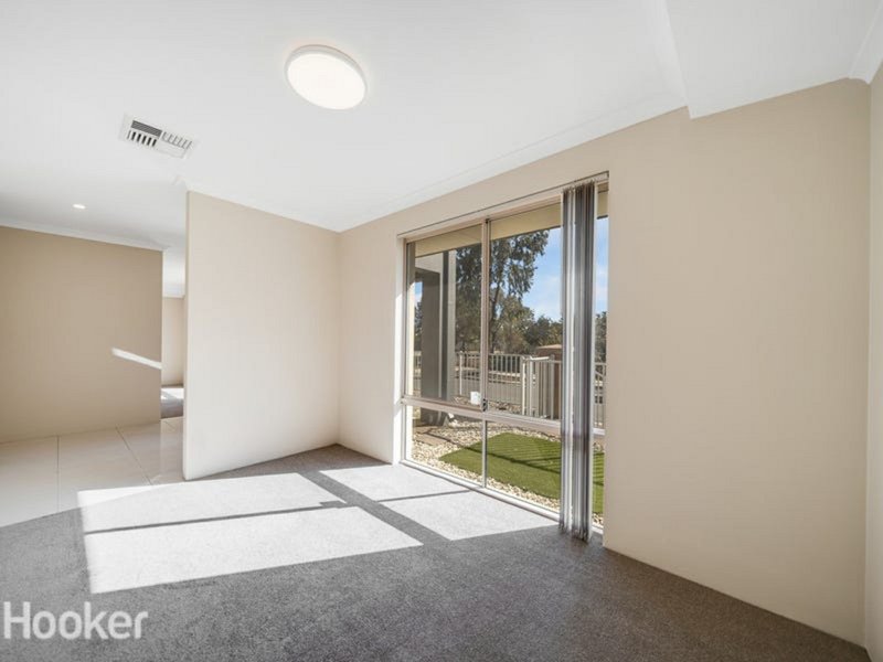 Photo - 4 Salwood Loop, Banksia Grove WA 6031 - Image 10