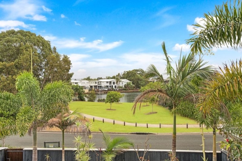 4 Sand Lane, Twin Waters QLD 4564