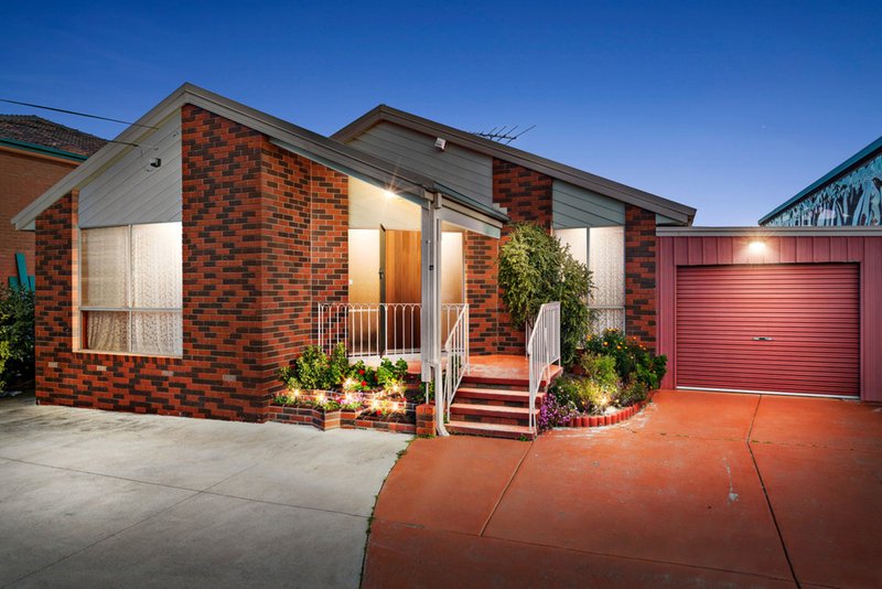 4 Sandalwood Drive, Oakleigh South VIC 3167