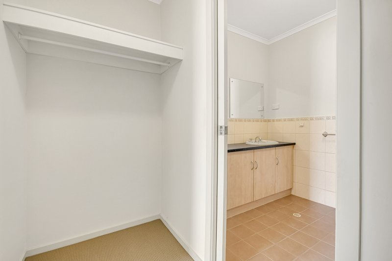 Photo - 4 Sandison Avenue, Park Holme SA 5043 - Image 12