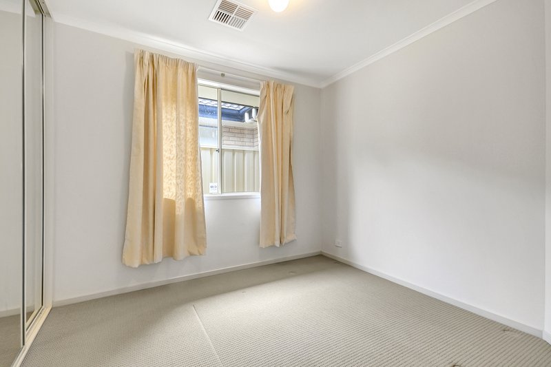 Photo - 4 Sandison Avenue, Park Holme SA 5043 - Image 15