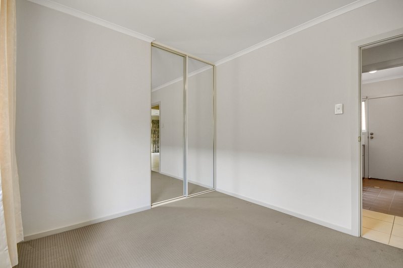 Photo - 4 Sandison Avenue, Park Holme SA 5043 - Image 18