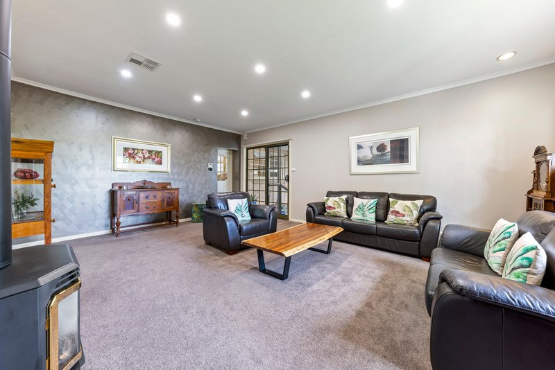 Photo - 4 Sandra Avenue, Tea Tree Gully SA 5091 - Image 9