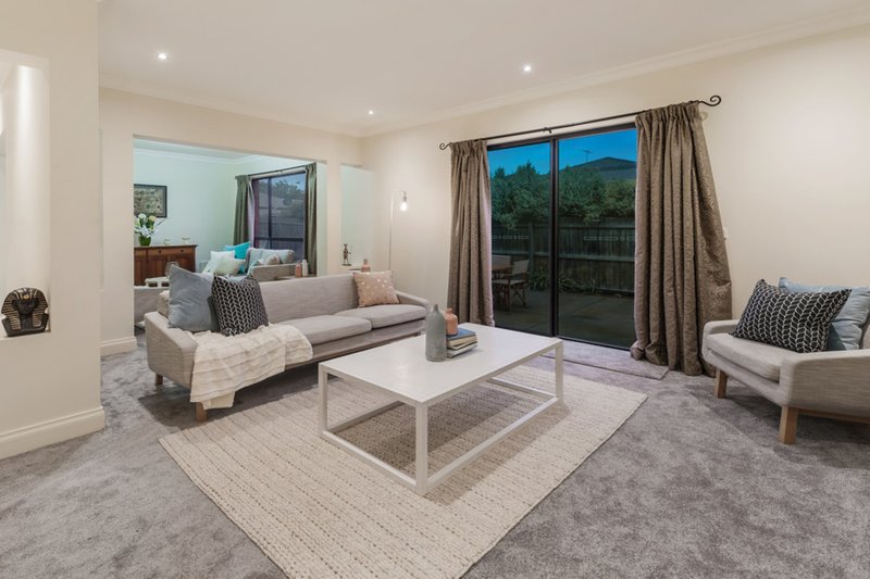 Photo - 4 Saronvale Crescent, Hillside VIC 3037 - Image 4