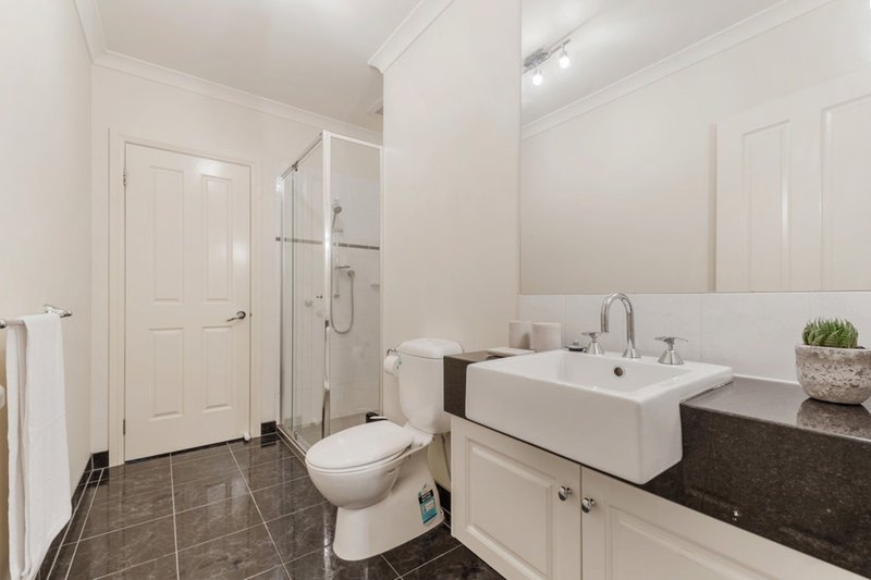 Photo - 4 Saronvale Crescent, Hillside VIC 3037 - Image 21