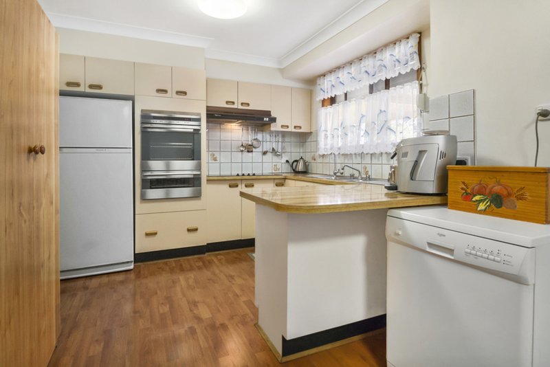 Photo - 4 Sava Place, Bonnyrigg NSW 2177 - Image 6