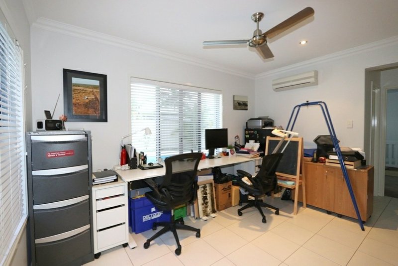 Photo - 4 Saville Street, Emerald QLD 4720 - Image 10