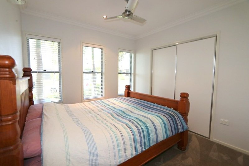 Photo - 4 Saville Street, Emerald QLD 4720 - Image 15