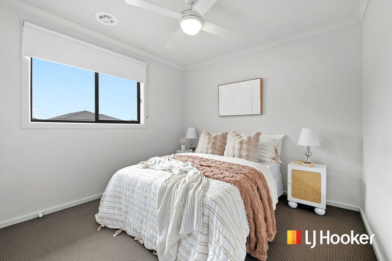 Photo - 4 Saxony Way, Point Cook VIC 3030 - Image 8