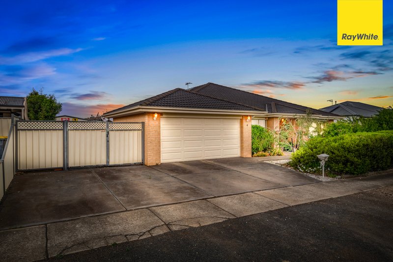 Photo - 4 Scarborough Crescent, Harkness VIC 3337 - Image 2