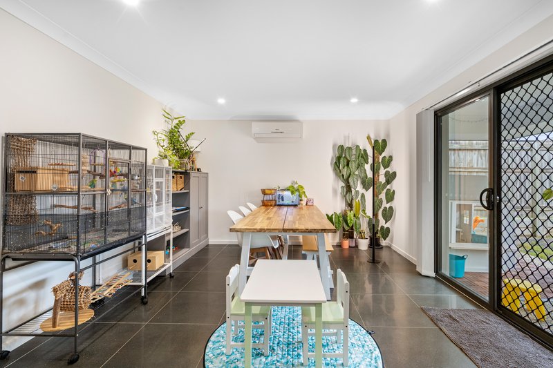Photo - 4 Scoria Street, Yarrabilba QLD 4207 - Image 3