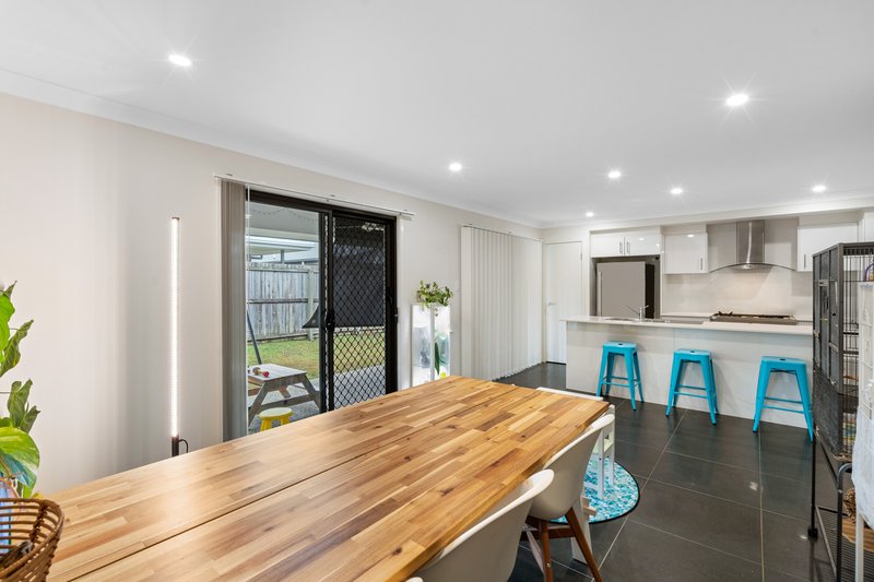 Photo - 4 Scoria Street, Yarrabilba QLD 4207 - Image 4