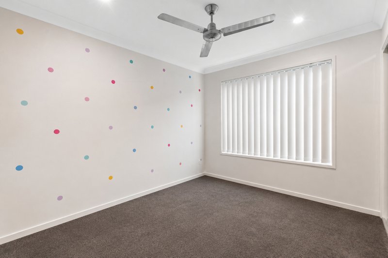 Photo - 4 Scoria Street, Yarrabilba QLD 4207 - Image 7