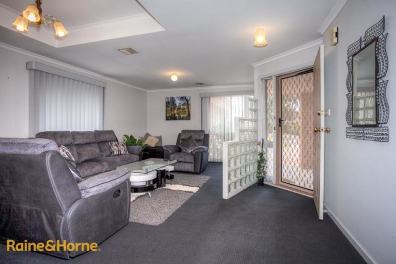 Photo - 4 Scotch Court, Sunbury VIC 3429 - Image 3