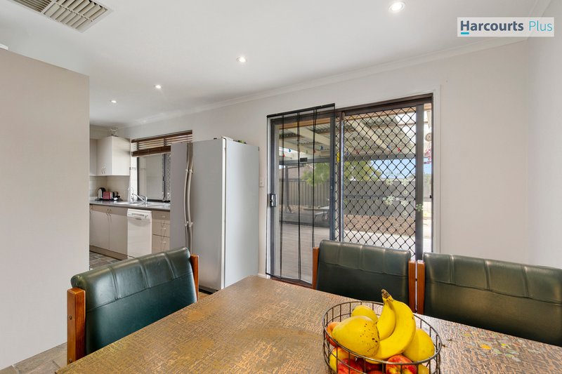 Photo - 4 Scullin Crescent, Trott Park SA 5158 - Image 6