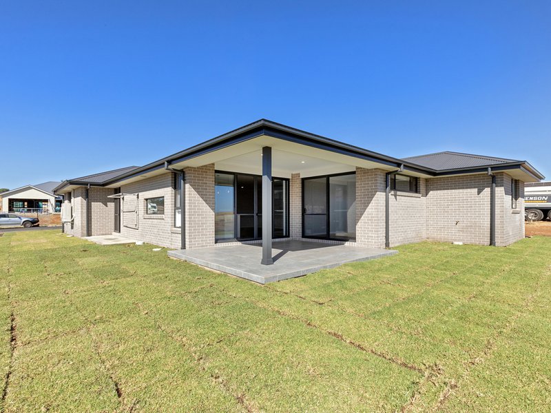 Photo - 4 Sea Eagle Avenue, Tamworth NSW 2340 - Image 12