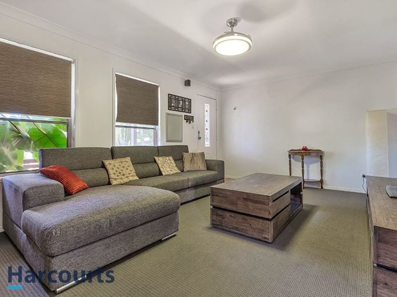 Photo - 4 Seaforth Close, Albany Creek QLD 4035 - Image 2