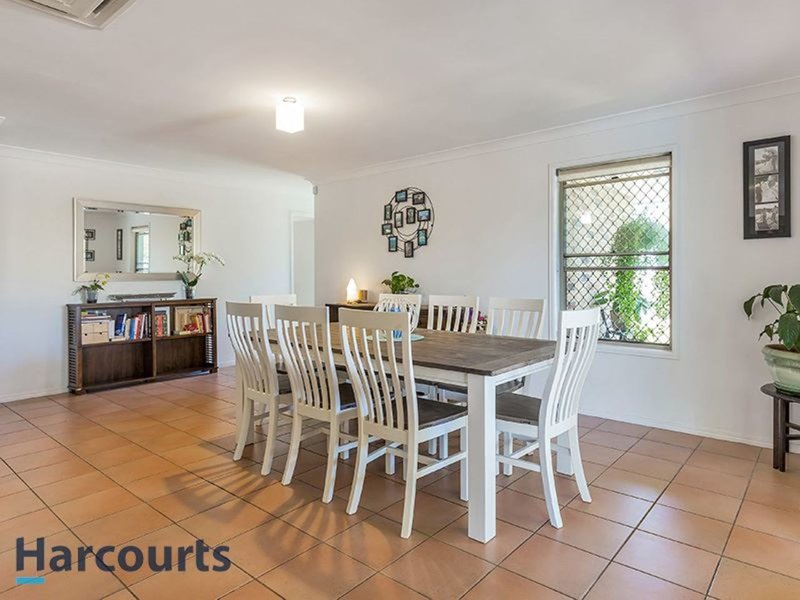 Photo - 4 Seaforth Close, Albany Creek QLD 4035 - Image 5