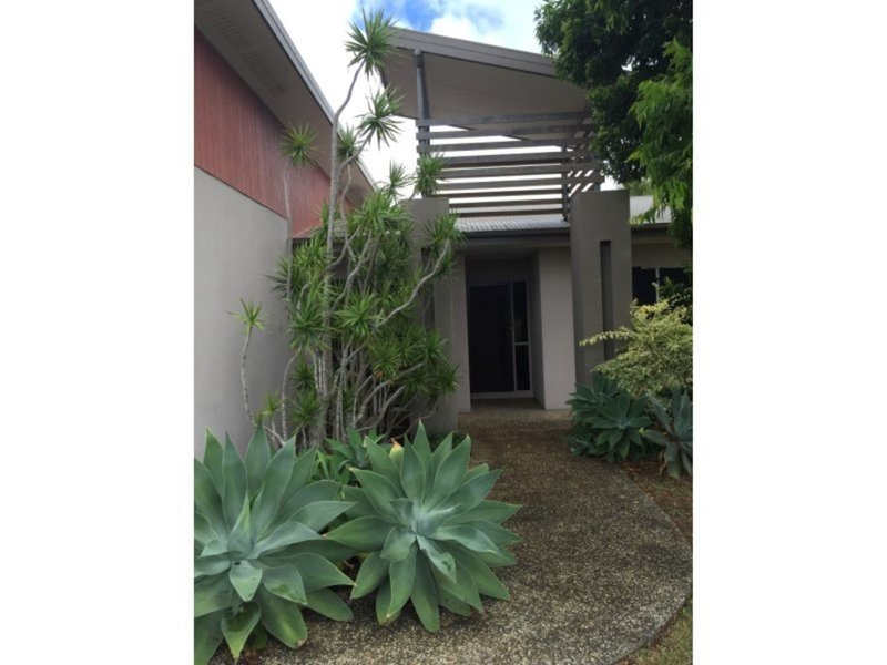 Photo - 4 Seaside Circuit, Toogoom QLD 4655 - Image 2